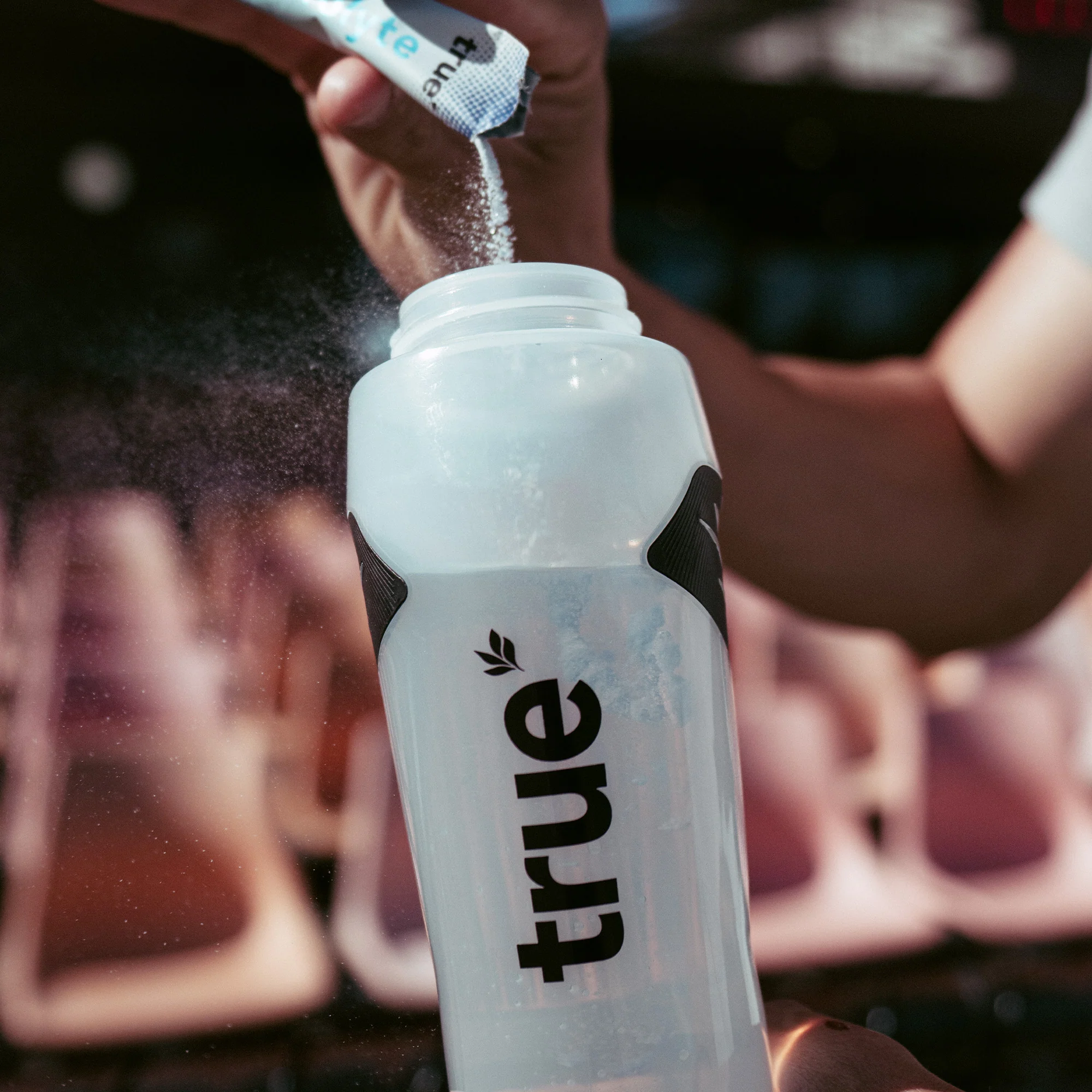 Sports Water Bottle 700ML - Clear - Image 4